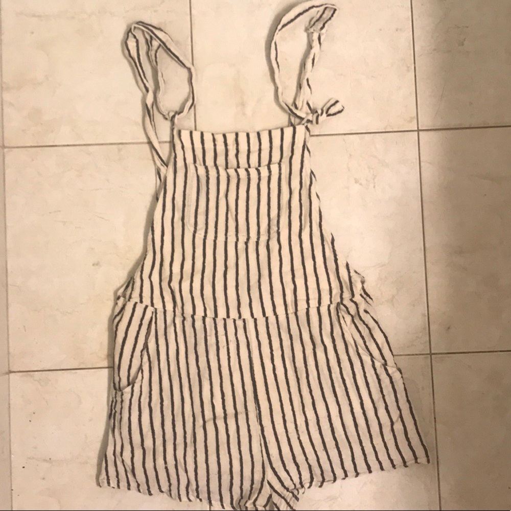 Billabong sunny daze romper.